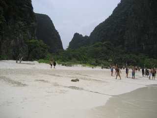 Тот самый остров из фильма "Пляж"